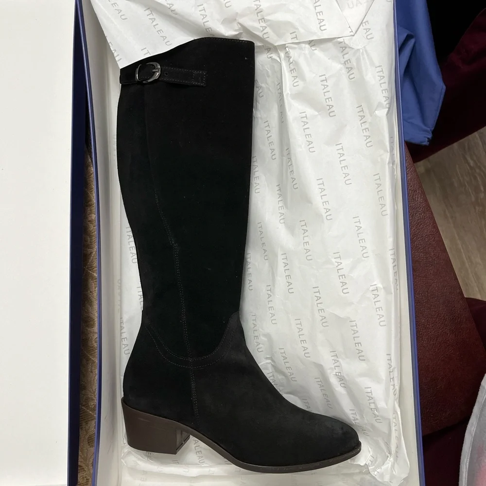 Italeau black Suede Waterproof boots Size 37.5. US 7